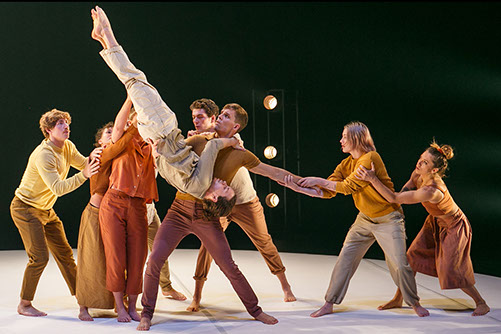 cir_062_194-humans01