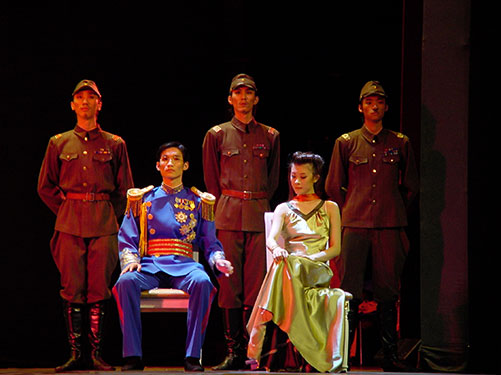 dan_004_095-el-último-emperador05