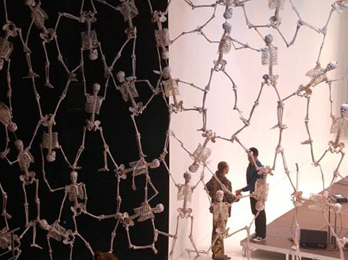 dan_032_001-en-el-retrovisor-izquierdo-en-el-parking-de-woolworth02